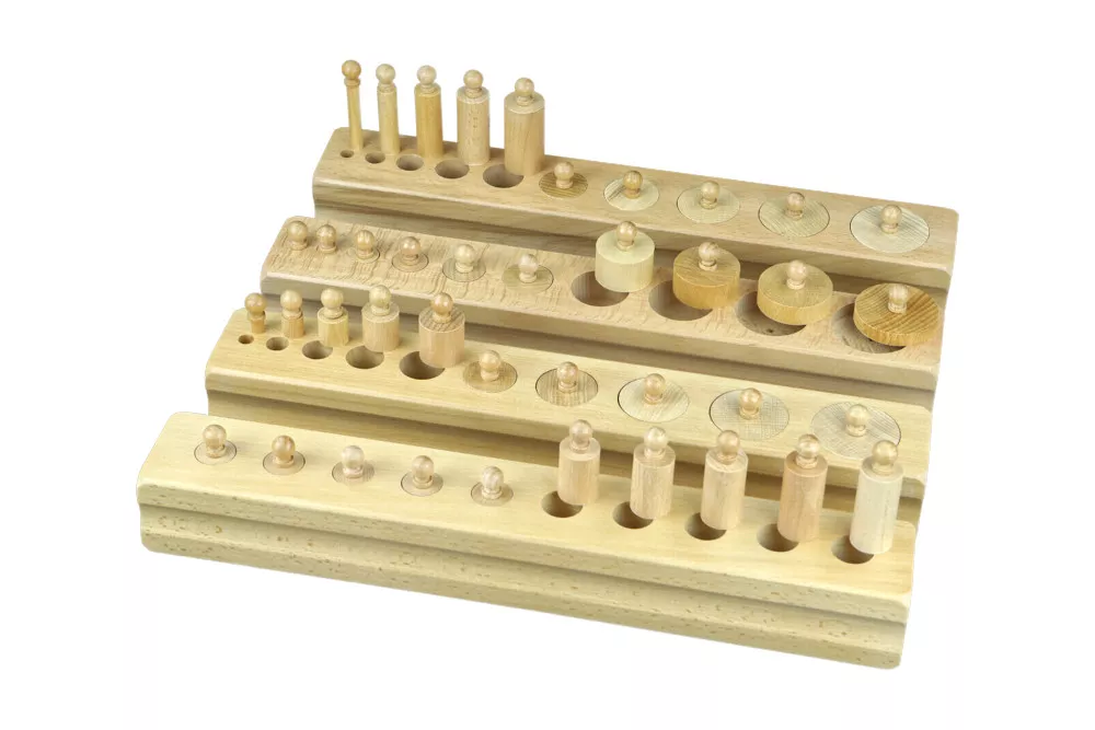 Moyo Montessori Moyo Montessori Válečky s úchyty z bukového dřeva