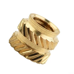 Závitová zápustná vložka M5x6x7 mosazná